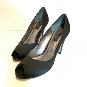 EUC Glint (Nordstrom) Black Satin Peep Toe Pump